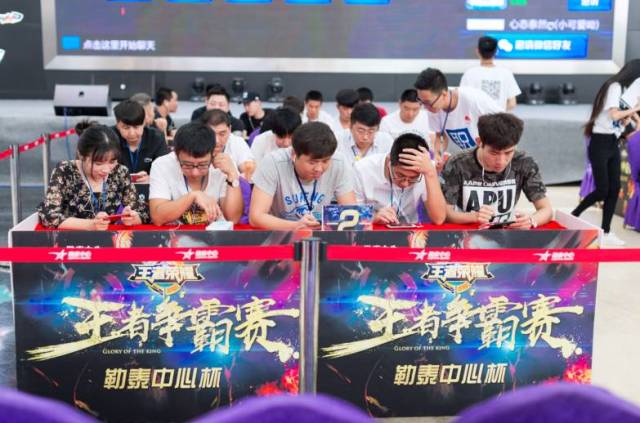 以短合同与 以短合同与